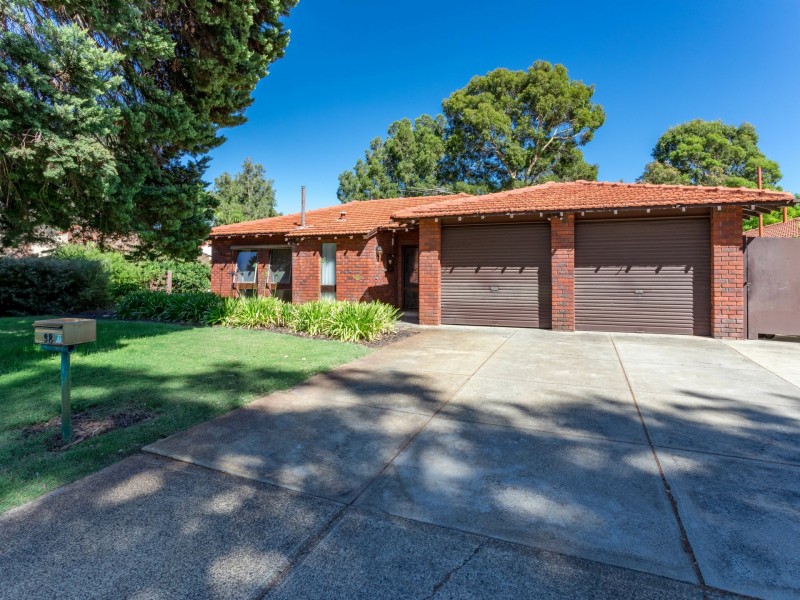 98 Regency Drive, Thornlie WA 6108