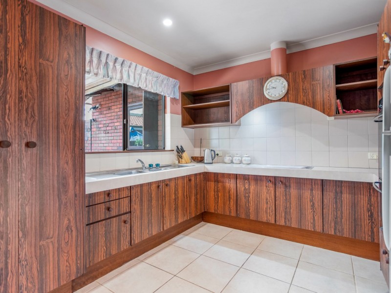 98 Regency Drive, Thornlie WA 6108