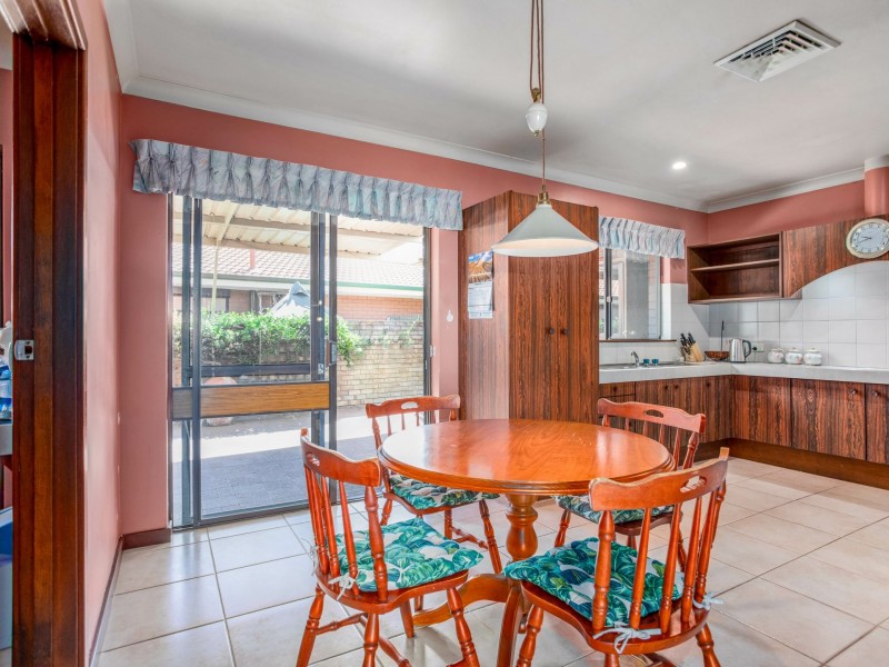 98 Regency Drive, Thornlie WA 6108