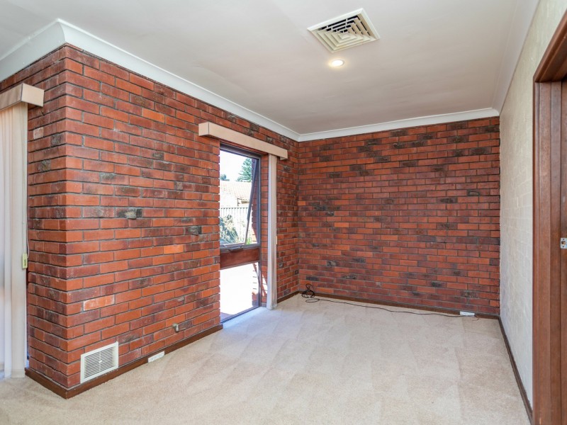 98 Regency Drive, Thornlie WA 6108
