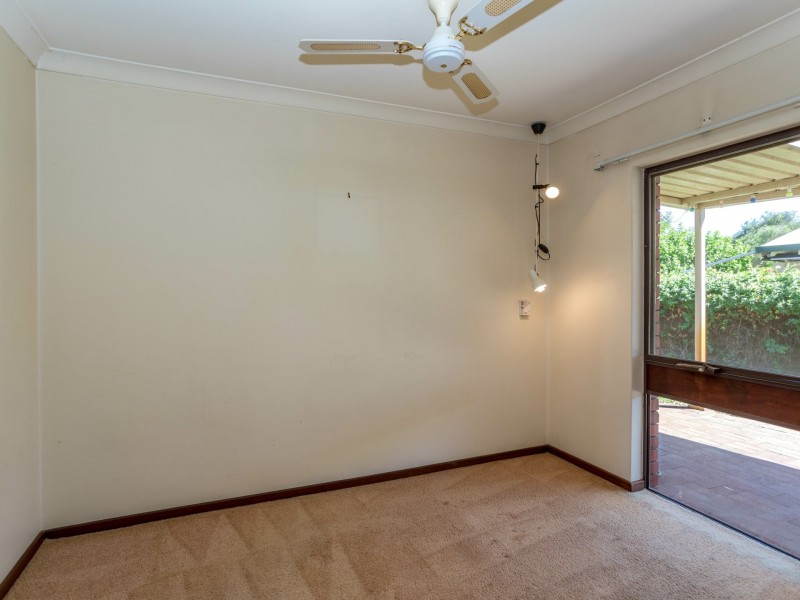 98 Regency Drive, Thornlie WA 6108