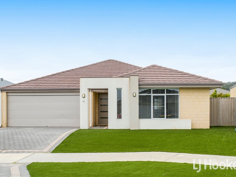 19 Banjong Street, Martin WA 6110