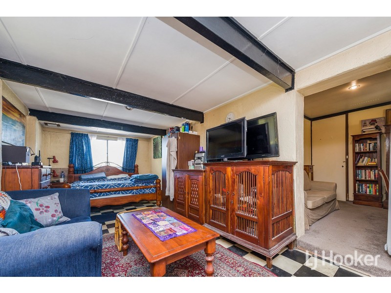 24 Biddenden Street, Thornlie WA 6108