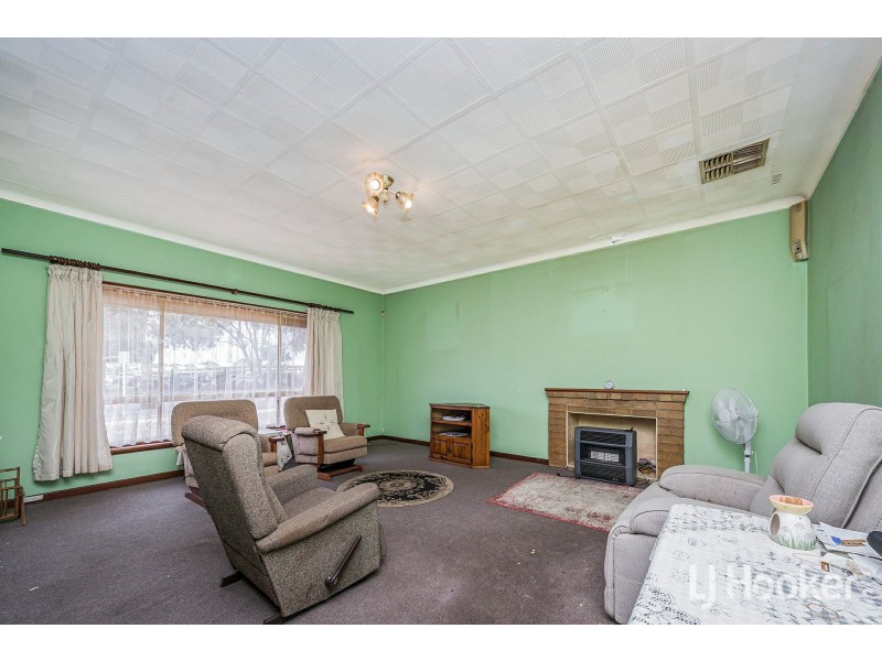 83 Thornlie Avenue, Thornlie WA 6108