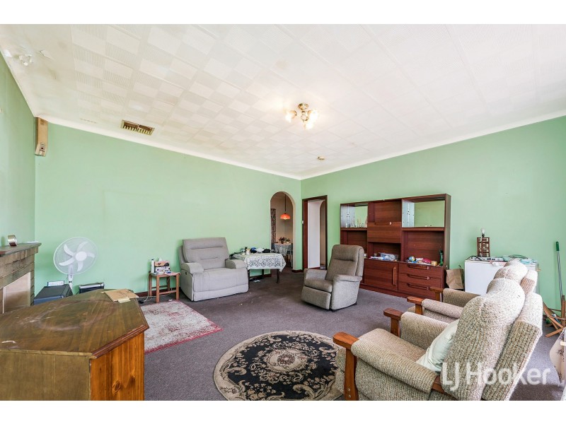 83 Thornlie Avenue, Thornlie WA 6108