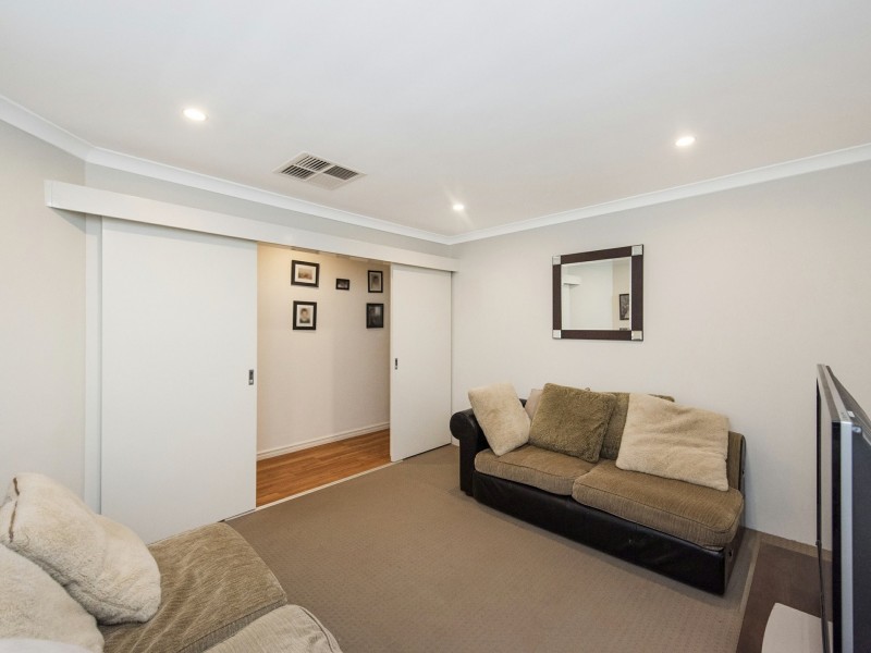 13 Autumn Crescent, Thornlie WA 6108