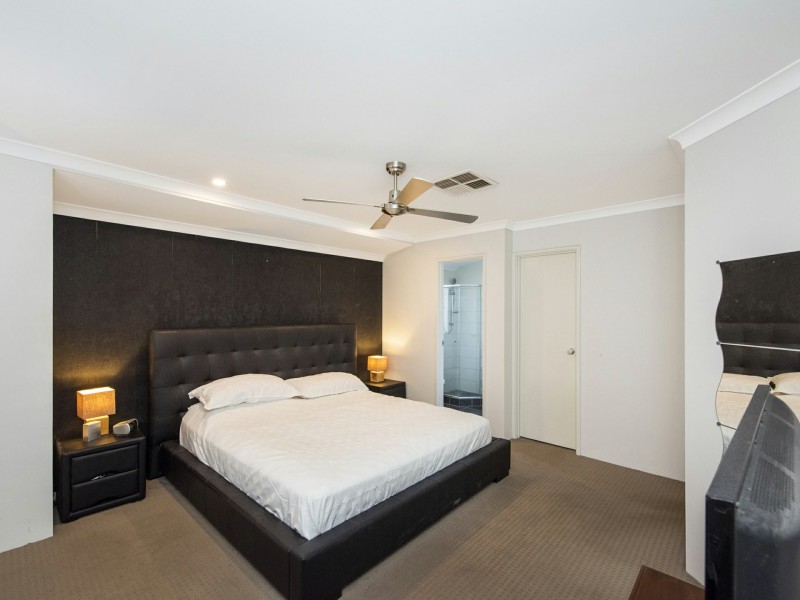 13 Autumn Crescent, Thornlie WA 6108