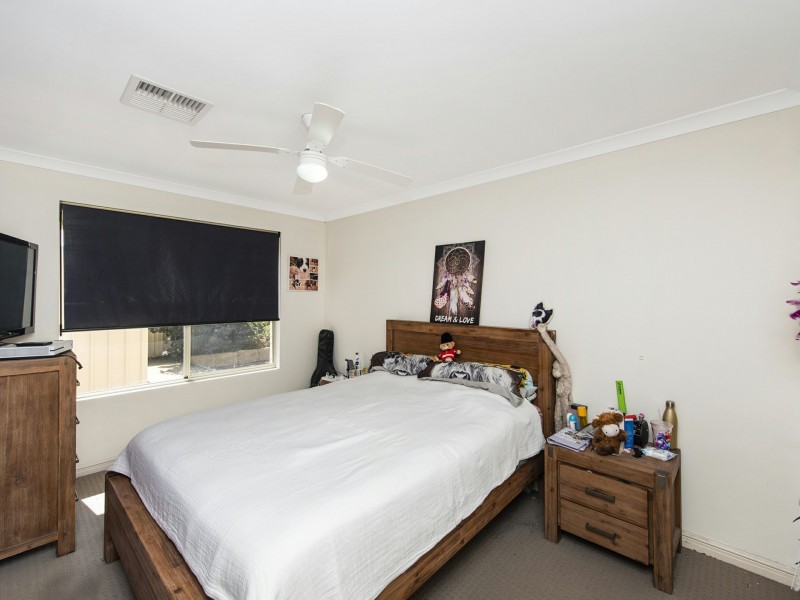 13 Autumn Crescent, Thornlie WA 6108