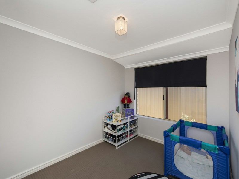 13 Autumn Crescent, Thornlie WA 6108