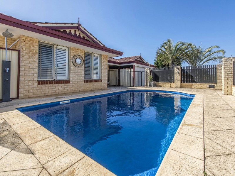 13 Autumn Crescent, Thornlie WA 6108
