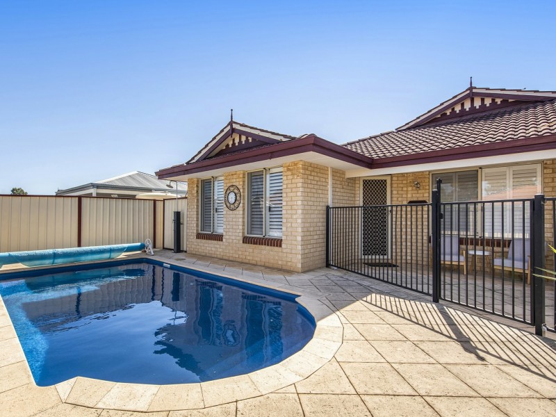 13 Autumn Crescent, Thornlie WA 6108