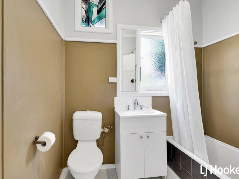 62 Verna Street, Gosnells WA 6110