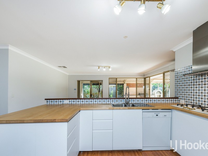 25 Challenger Drive, Thornlie WA 6108