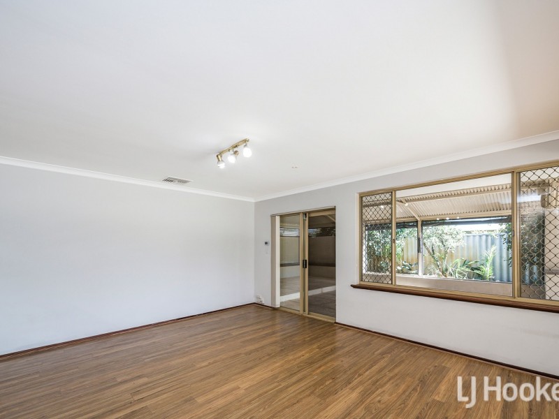 25 Challenger Drive, Thornlie WA 6108