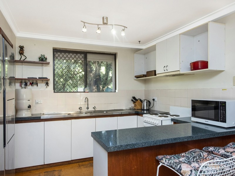 54 Regency Drive, Thornlie WA 6108