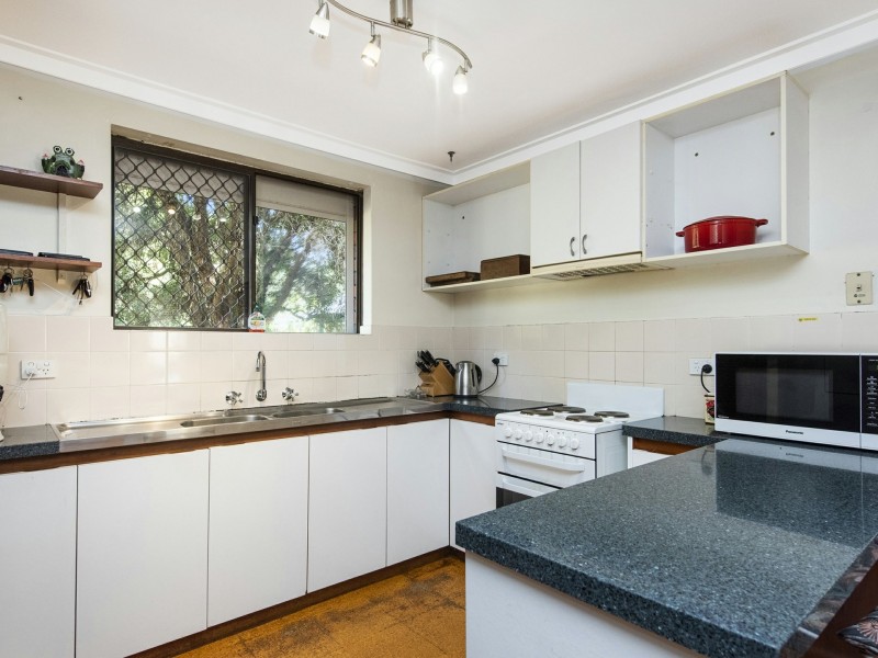 54 Regency Drive, Thornlie WA 6108