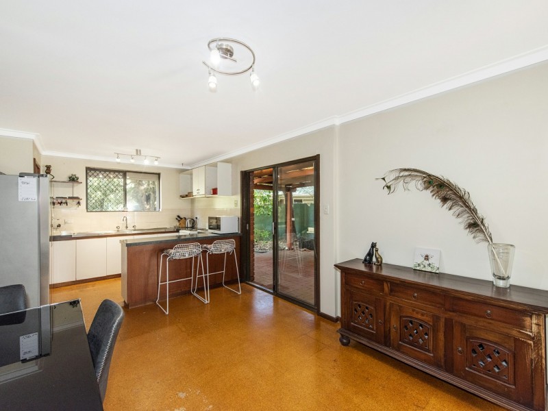 54 Regency Drive, Thornlie WA 6108