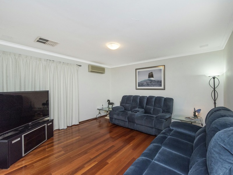 54 Regency Drive, Thornlie WA 6108