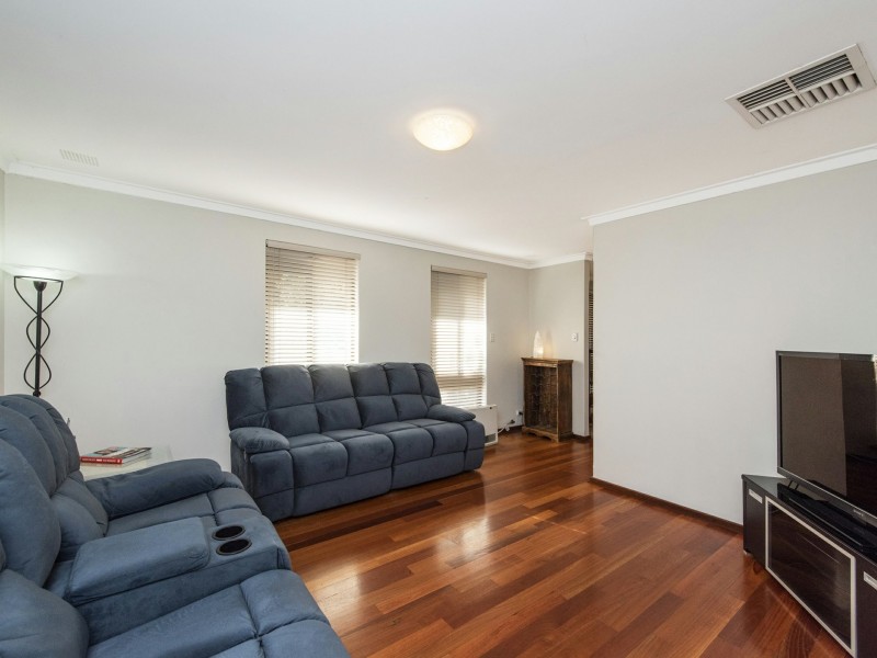 54 Regency Drive, Thornlie WA 6108