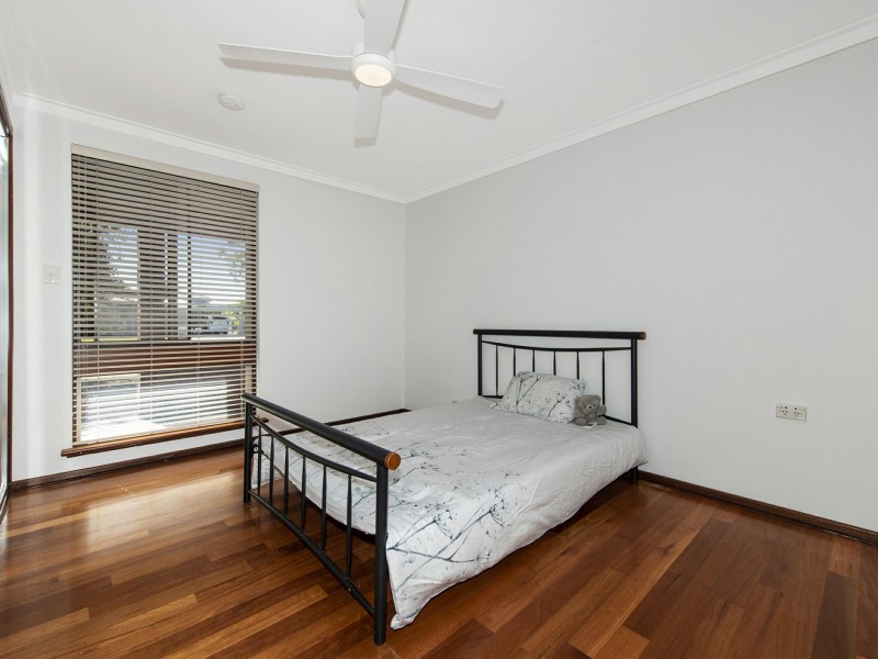 54 Regency Drive, Thornlie WA 6108