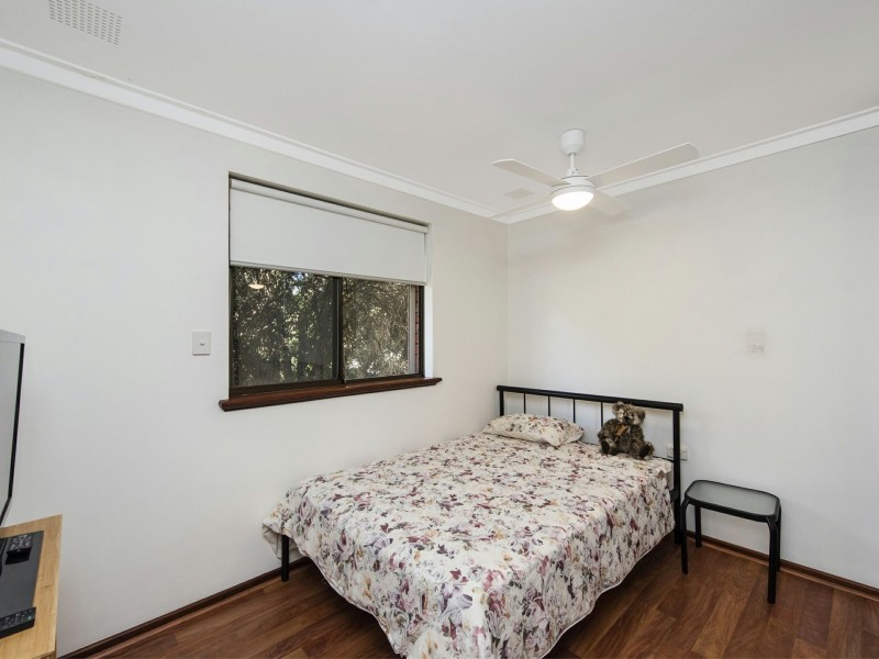 54 Regency Drive, Thornlie WA 6108