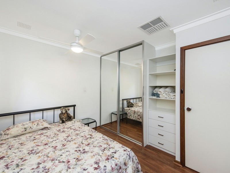 54 Regency Drive, Thornlie WA 6108