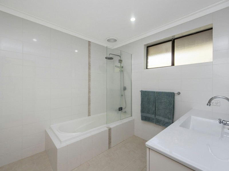 54 Regency Drive, Thornlie WA 6108