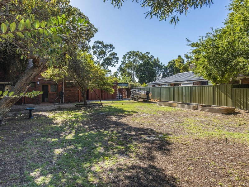 54 Regency Drive, Thornlie WA 6108