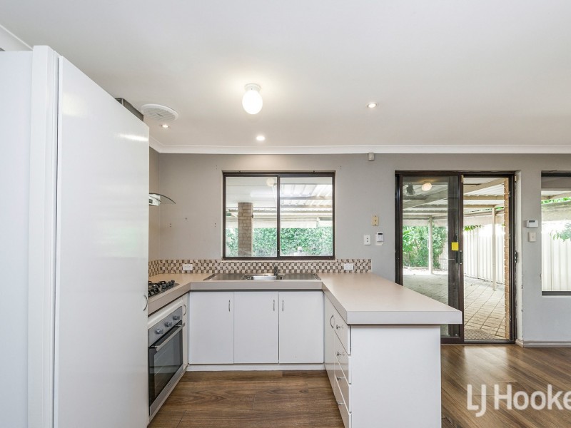 21 Reveley Close, Seville Grove WA 6112