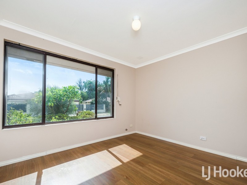 21 Reveley Close, Seville Grove WA 6112