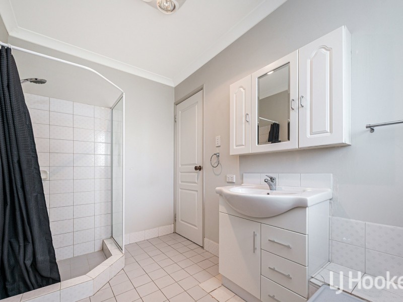 21 Reveley Close, Seville Grove WA 6112