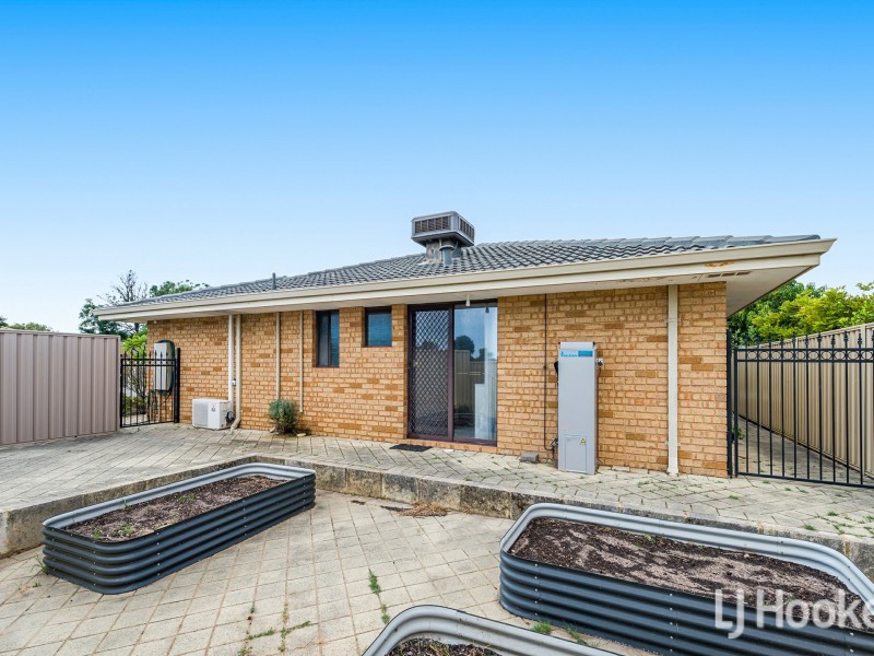 21 Reveley Close, Seville Grove WA 6112