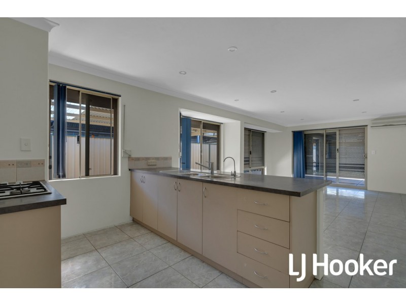 17 Edinburgh Road, Seville Grove WA 6112