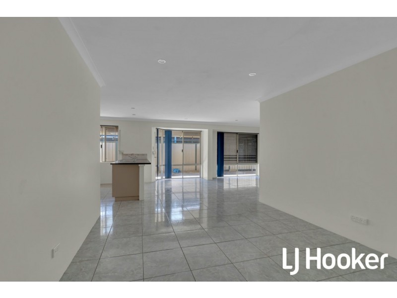 17 Edinburgh Road, Seville Grove WA 6112