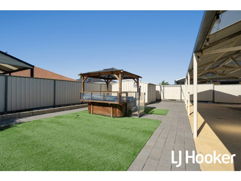 17 Edinburgh Road, Seville Grove WA 6112