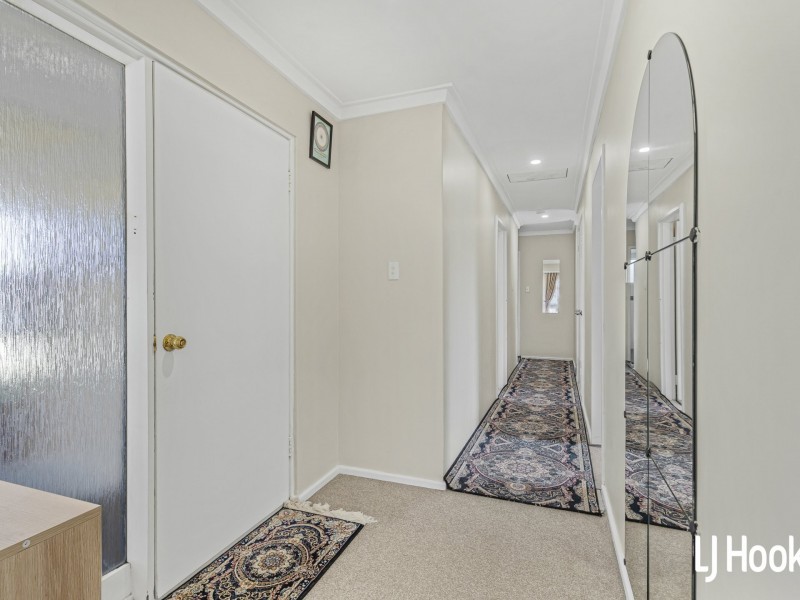 2 Ravensden Street, Thornlie WA 6108