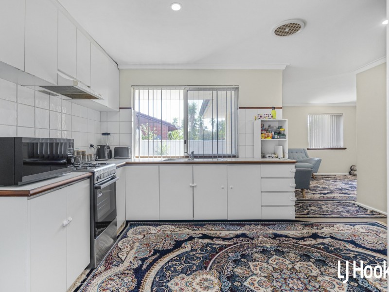 2 Ravensden Street, Thornlie WA 6108