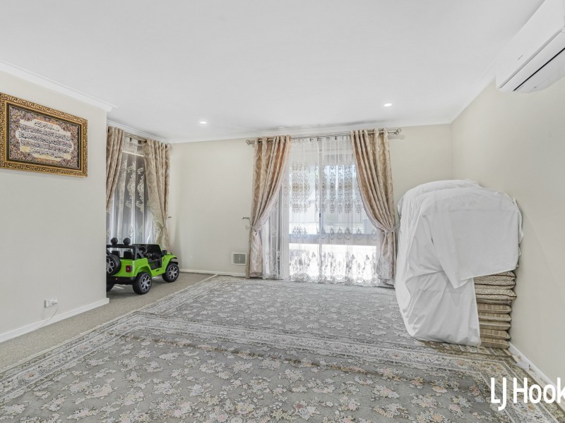 2 Ravensden Street, Thornlie WA 6108