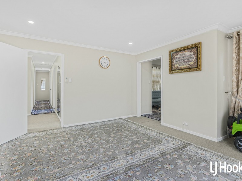 2 Ravensden Street, Thornlie WA 6108