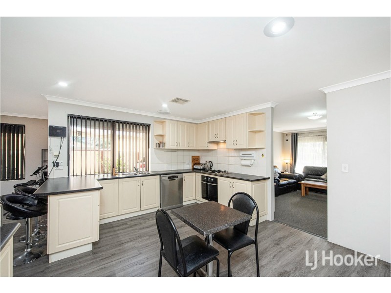 8 Ardross Street, Seville Grove WA 6112