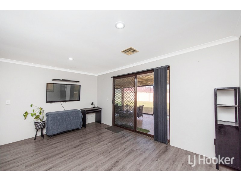 8 Ardross Street, Seville Grove WA 6112