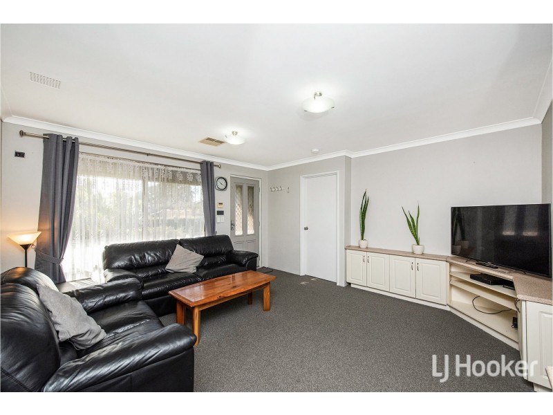 8 Ardross Street, Seville Grove WA 6112