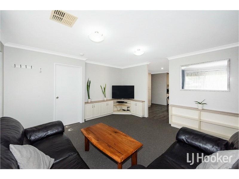 8 Ardross Street, Seville Grove WA 6112