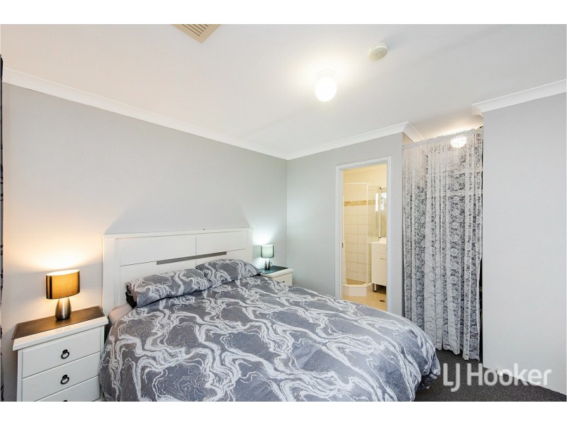 8 Ardross Street, Seville Grove WA 6112