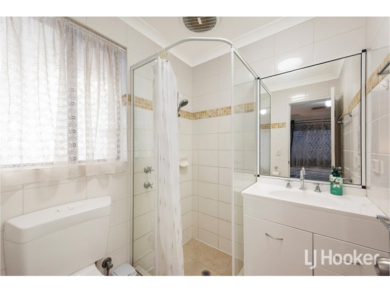 8 Ardross Street, Seville Grove WA 6112