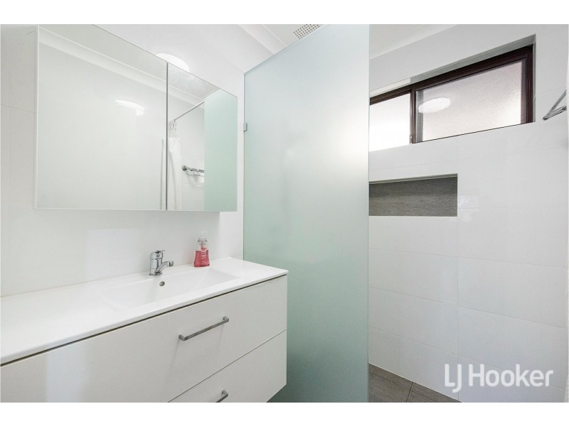 8 Ardross Street, Seville Grove WA 6112