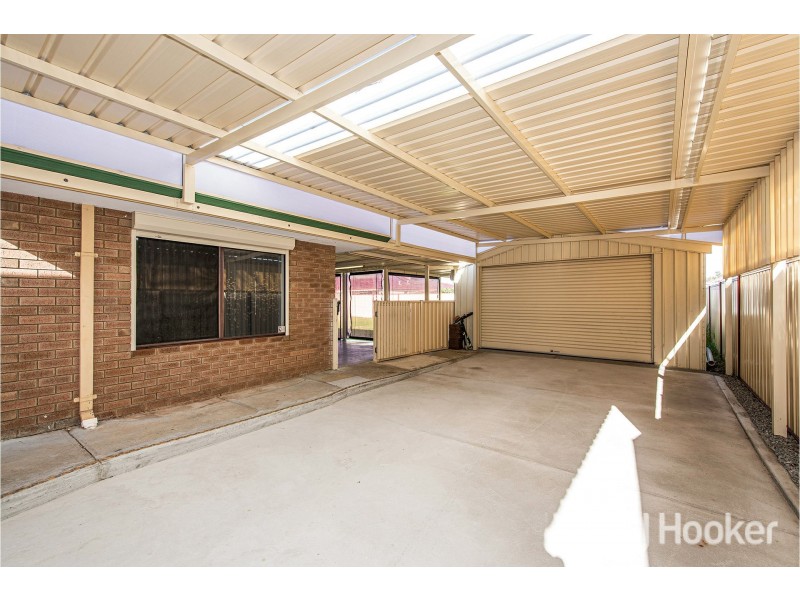 8 Ardross Street, Seville Grove WA 6112