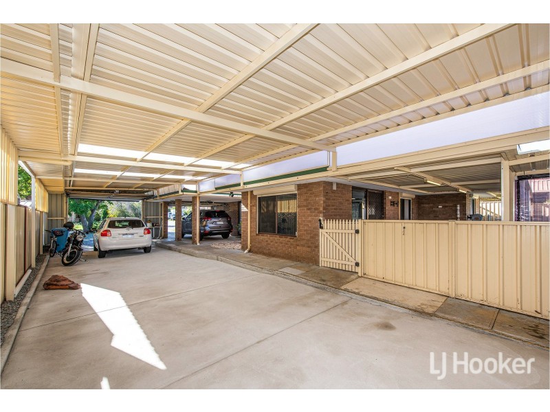 8 Ardross Street, Seville Grove WA 6112