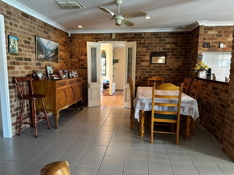 25 Discovery Drive, Thornlie WA 6108