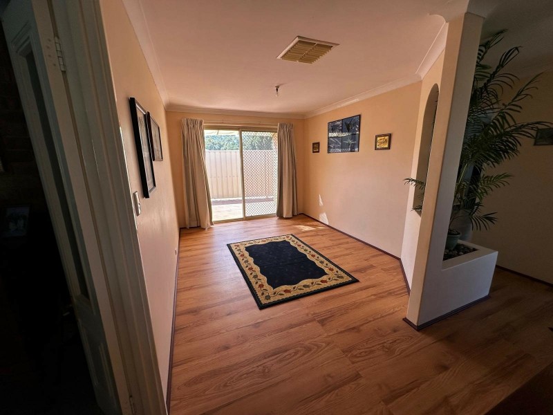 25 Discovery Drive, Thornlie WA 6108